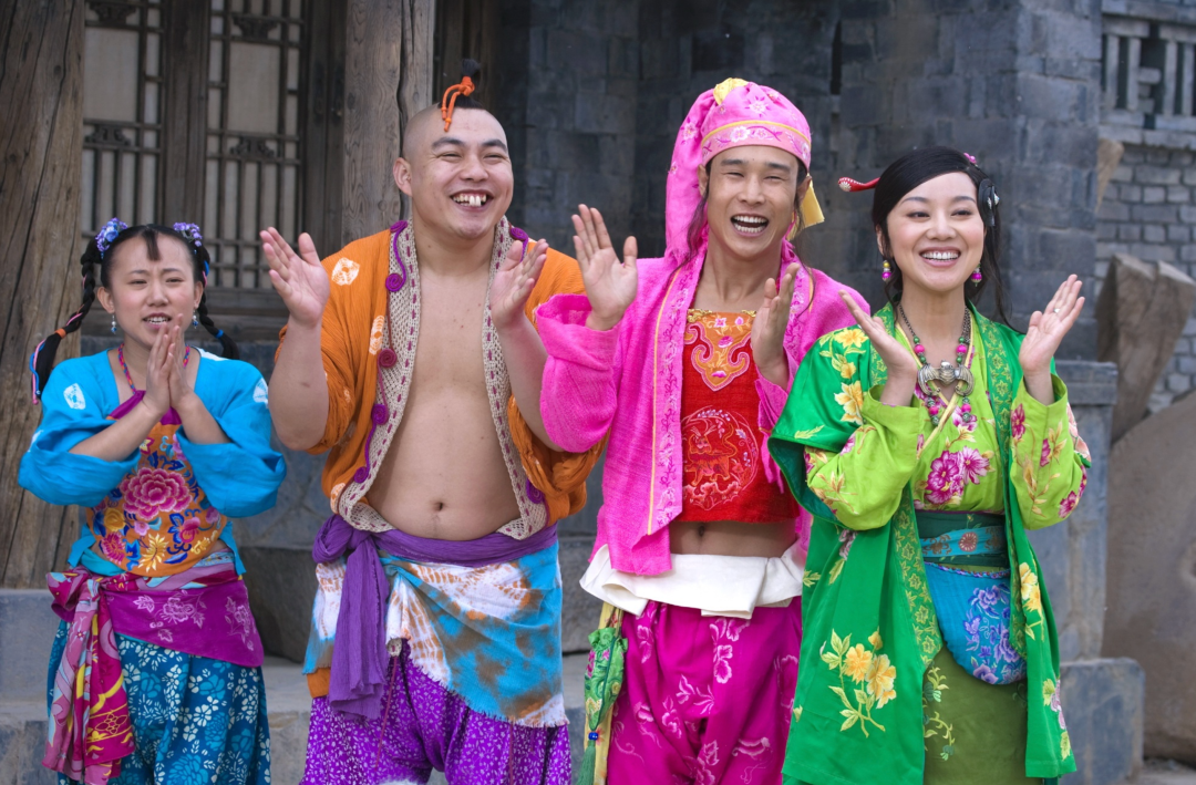 国庆档第8部新片是老婆导、老公演:沈春阳导演处女作《什么意思夫妇》入局,这对真夫妻的换身婚姻喜剧,值得谁的假期两小时?