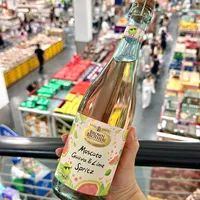 离中秋7天，双节聚会别拿几十块的"香槟"撑场面：酒标"Extra Dry"其实比"Brut"甜、8度小甜水别当饮料灌——品类账、甜度账、价格账、配月饼账我摆齐了