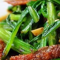豆豉鲮鱼炒油麦菜：粤式家常里的下饭神菜