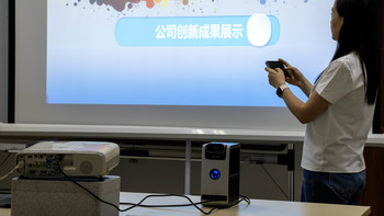 一根线升级AI会议，AI纪要+实时翻译 | 成者BOT20会议一体机测评