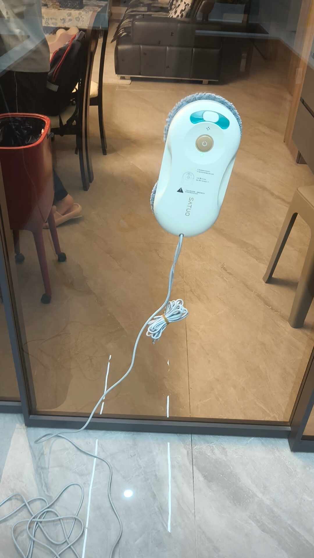 双11前擦窗机器人种草帖批量刷屏:划玻璃的是四个
