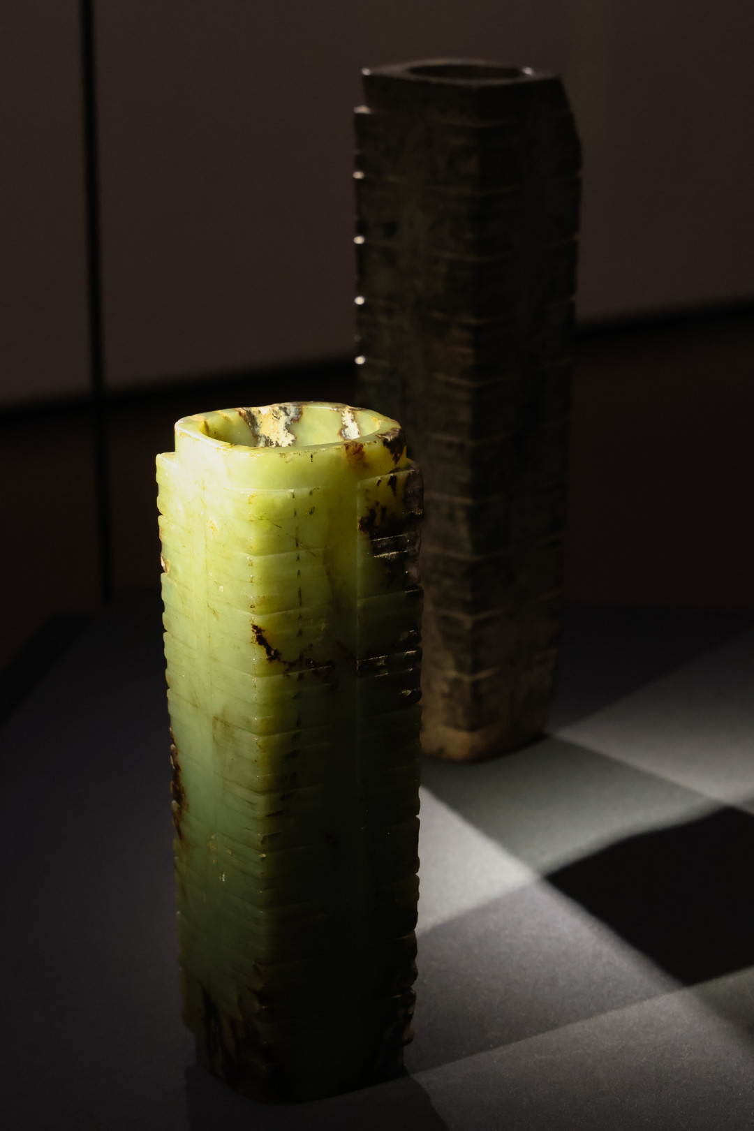 琮王缺席、全球最高琮没借到，照样值得冲：国内首次玉琮专题大展124件聚良渚，大英四琮回家省亲、免费免预约，必看清单、避坑点和搭配路线全核了，中秋国庆去之前先看这篇