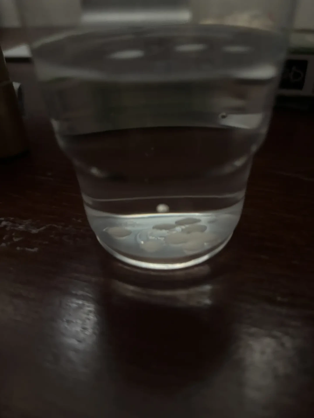 摇了三分钟后滴进水里:这瓶安耐晒的
