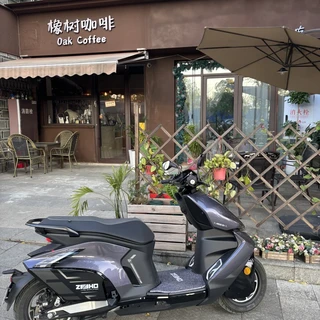摩博会前夜锋鸟连发5款车,喊出"极核参数被秒"的到底是哪条帖:我把发布会清单、53赞热评和1.79万的二手AE8S+摆上一张桌,2万4档的极核党去重庆前对完三本账