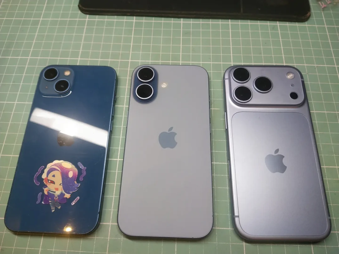 18 Pro 开售日,最值得讲的新功能可能是个反诈的:iOS 27「冒充风险检测」上线,但默认关闭、支付 App 不适配等于没开、「18 Pro 专属」还是误读——谁该开、谁该等、家里长辈怎么护,连防「诱导关闭」的 24 小时冷静期细节,我替你捋清了