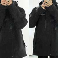 全国最早穿上冲锋衣的人不在山里，在非机动车道：骑电动车的冷风，只从吊牌之外的三个口灌进去