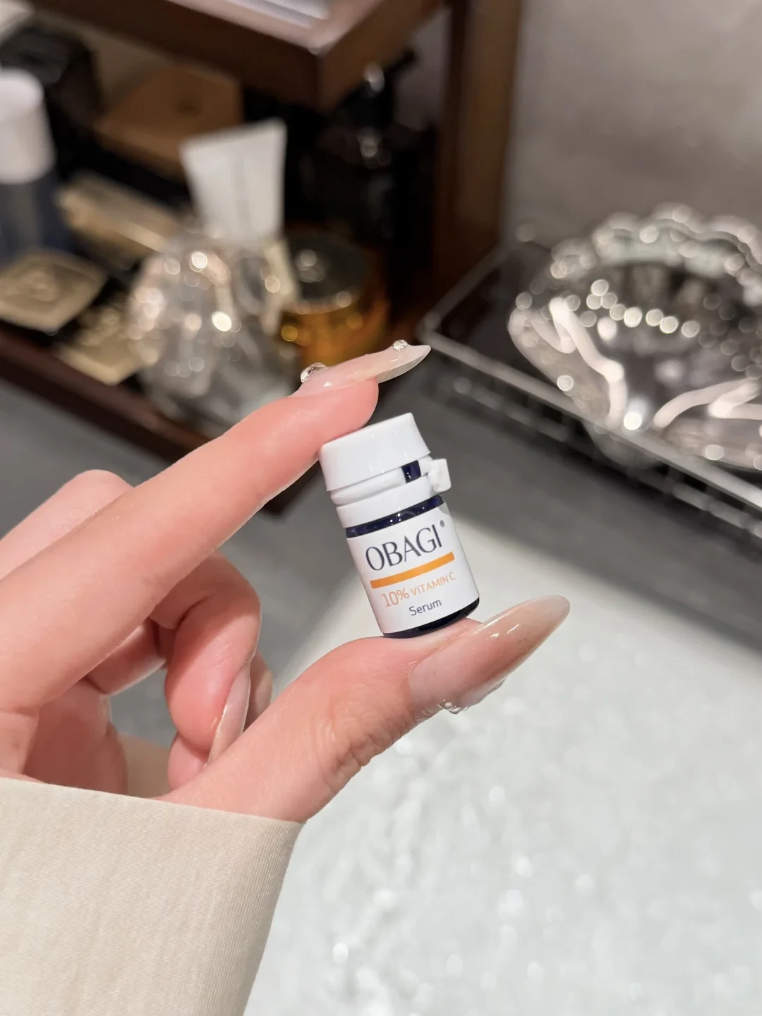 欧邦琪用户开始把蓝瓶挪到晚上:社区流传的4套“晚C晚A”,只有一套能照抄