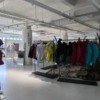 冲锋衣涨价是三门生意？其实是三本账：油价的5%-15%、凯乐石的溢价，和没人说的200元区