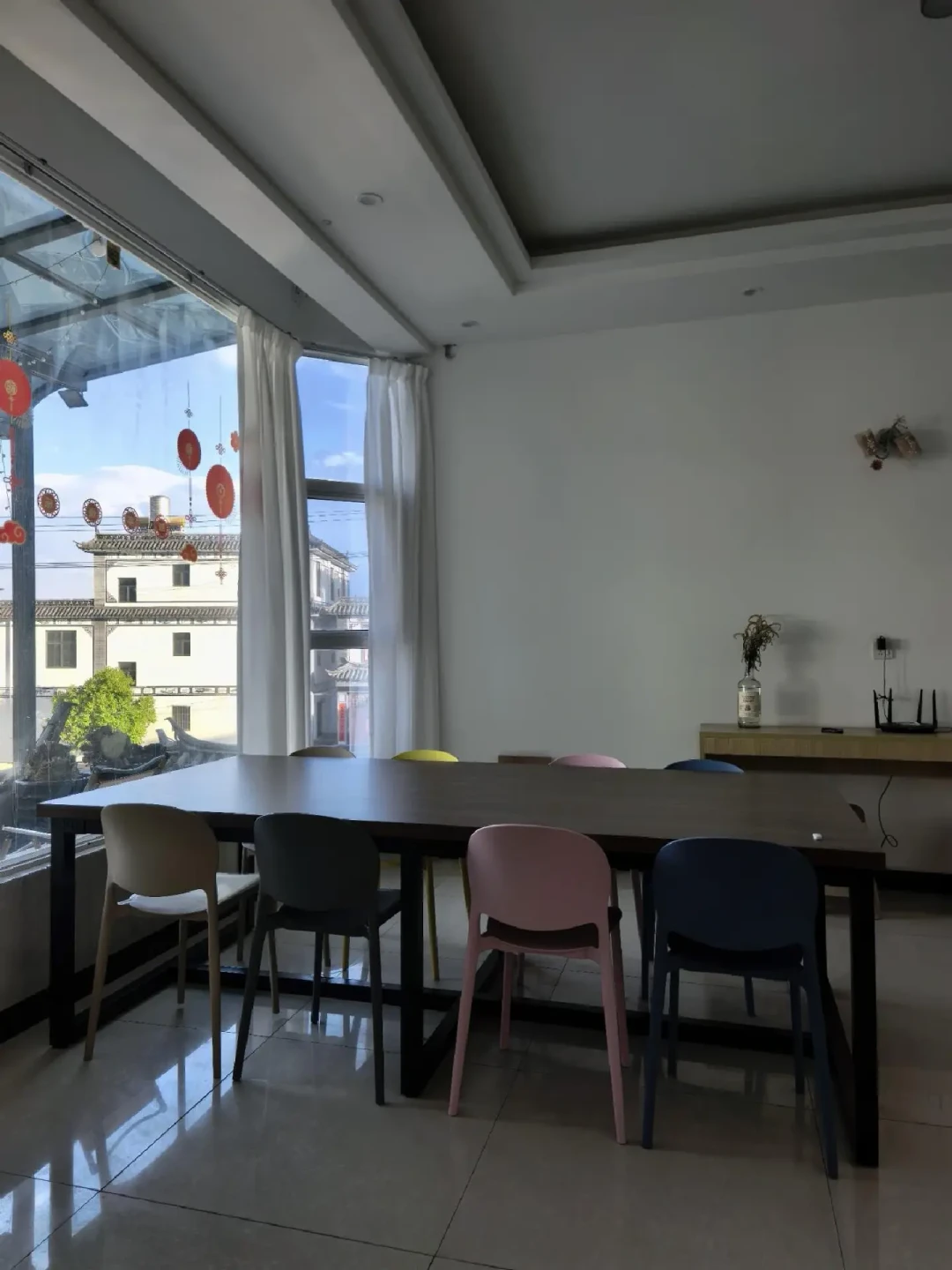 “白居易式旅居”4.2亿阅读背后:我翻完20多篇真实旅居账本,想“居易”先算清这4笔账