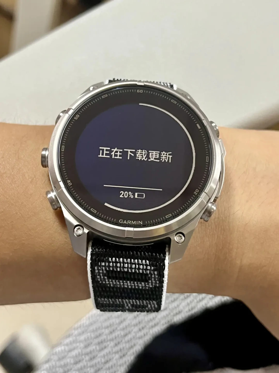 飞9上市后首个修补丁:对完6.48修复清单和9条到货帖,星期月份bug销案,地图和续航还挂着