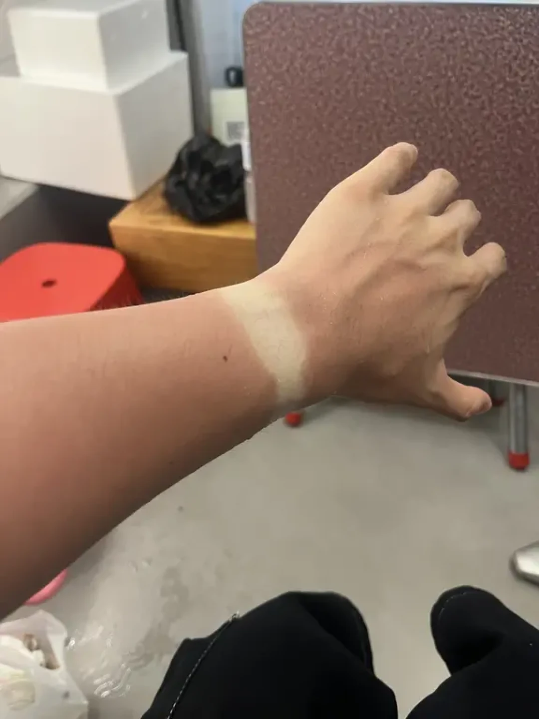 出汗辣眼睛、流