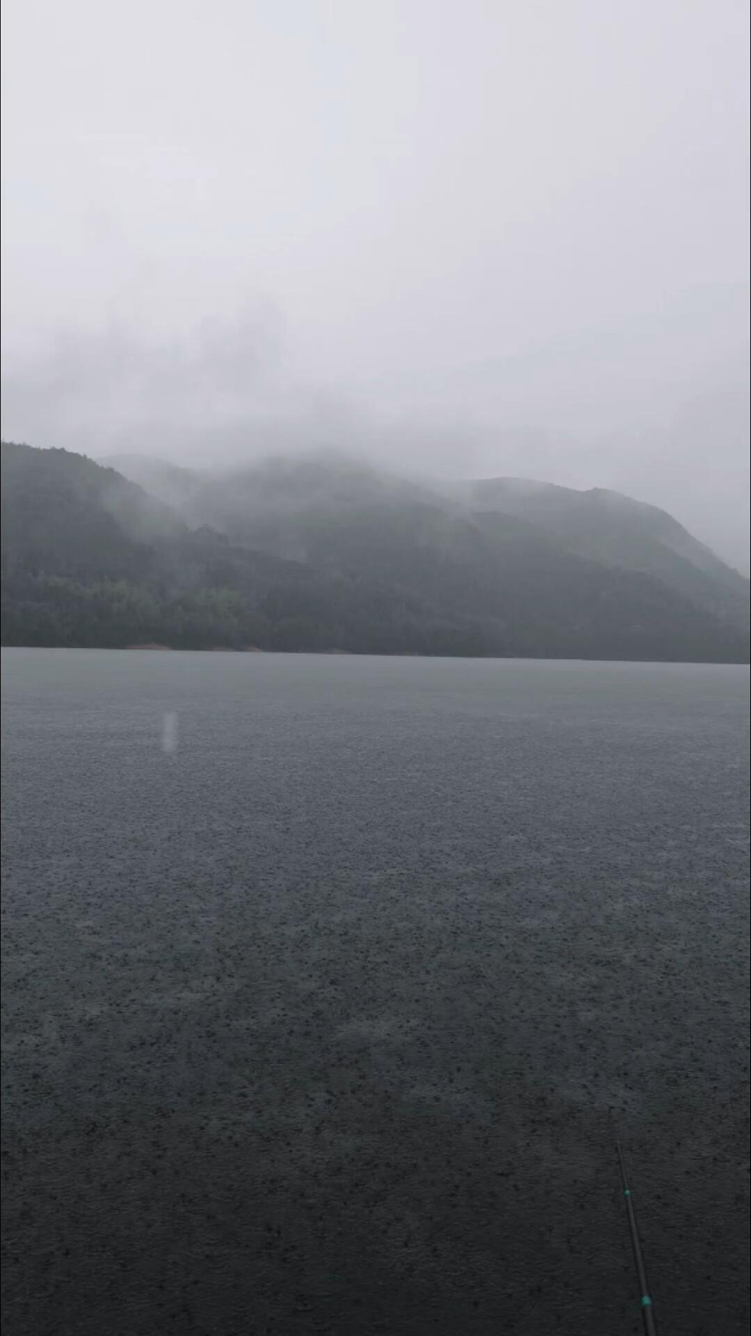 华西秋雨已经“钉”进两个月:川渝鄂钓友剩下的秋口,能不能出钓就看这3个数