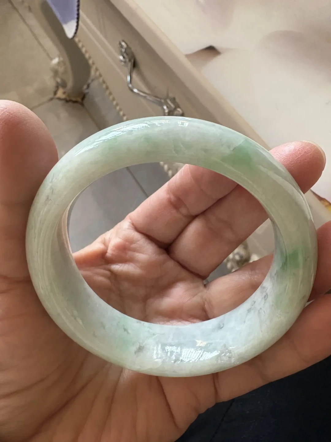 999元云南团被总台曝光:爸妈带回的翡翠镯子先别争