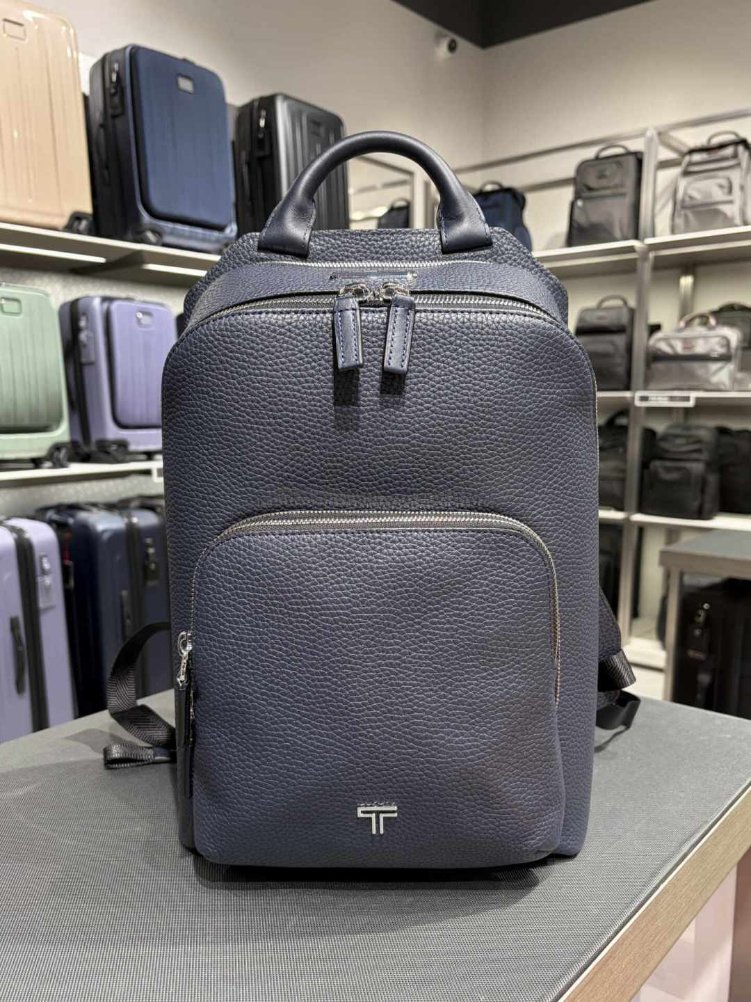 柜姐统一「小窗」的TUMI高端线,杭州直营店实报8540:新代较一代差3千、奥莱5折起——ARRIVÉ 4.0和TURIN这三本账,我对完了