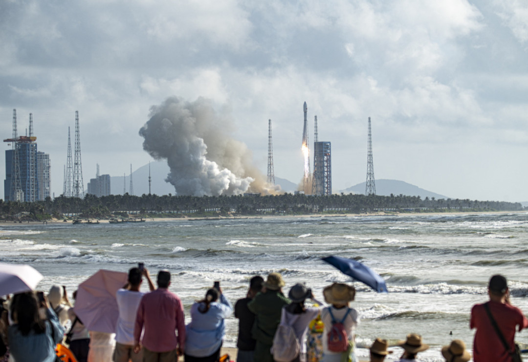 在轨256颗、年底还差68颗:卫星互联网到底能不能进你家?先算27999元、10GB、324颗这三本账