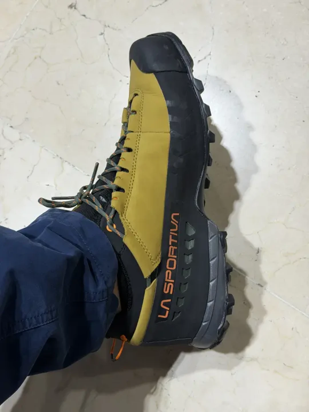 徒步的买大一码,攀岩的买小两码:La Sportiva 的