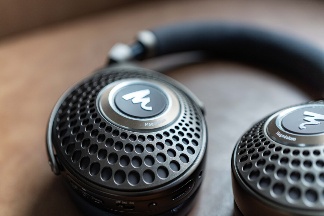 Focal Bathys 新色到店、二手 1500 起:这副“蓝牙音质之王”,到底该按哪个价上车