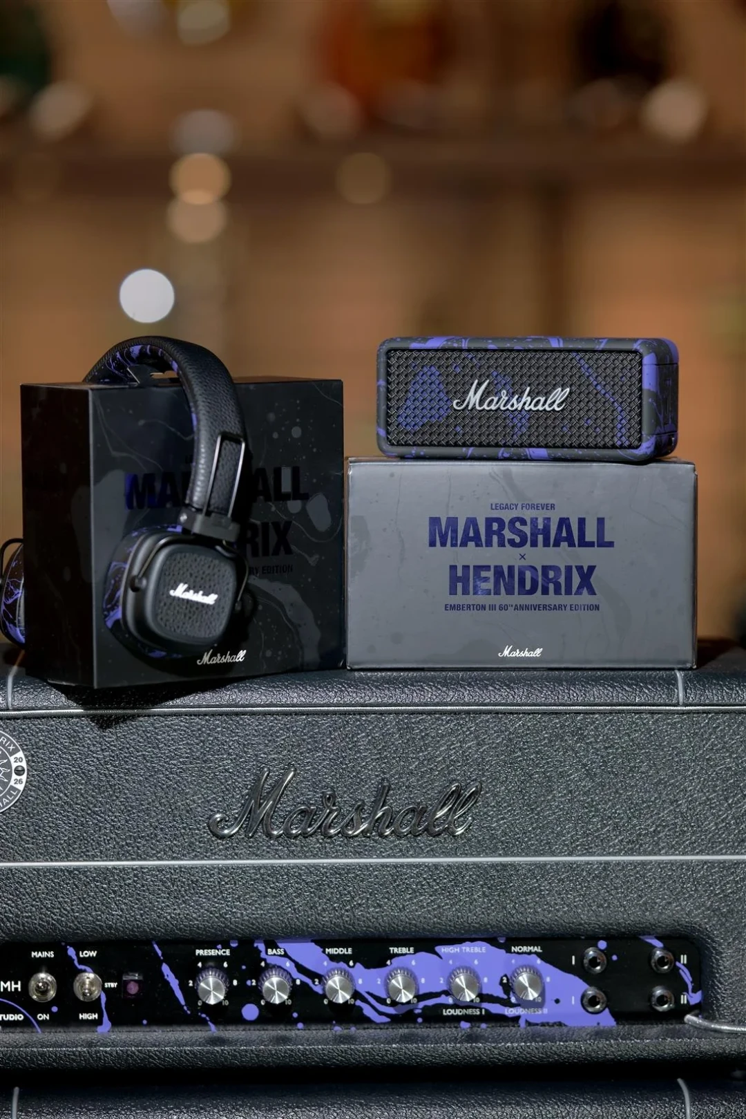 Marshall×Hendrix纪念版卖2399元:拆开看声音和普通版一模一样,多掏的钱全在那层紫丝绒和开机音里