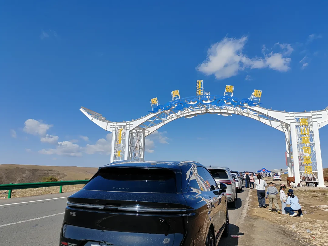 床车改装新政落地了:备案就是合法的,但拆座椅依然一票否决——双节出发前,按这张三档清单重新对一遍自己的车