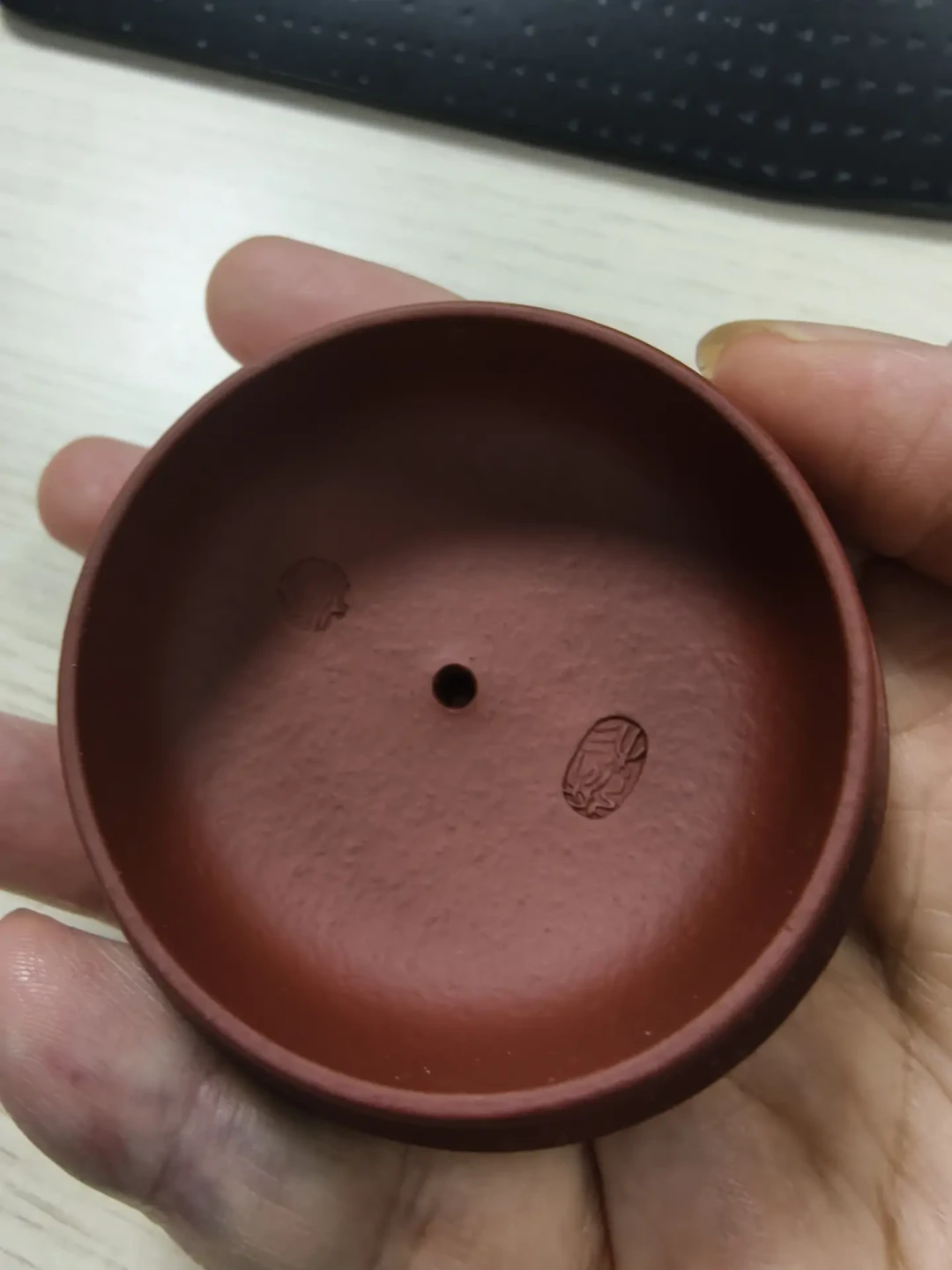 B站上全是投放,小红书上全是“帮我鉴定”:百年利永的大牌背书,到底能保住什么?