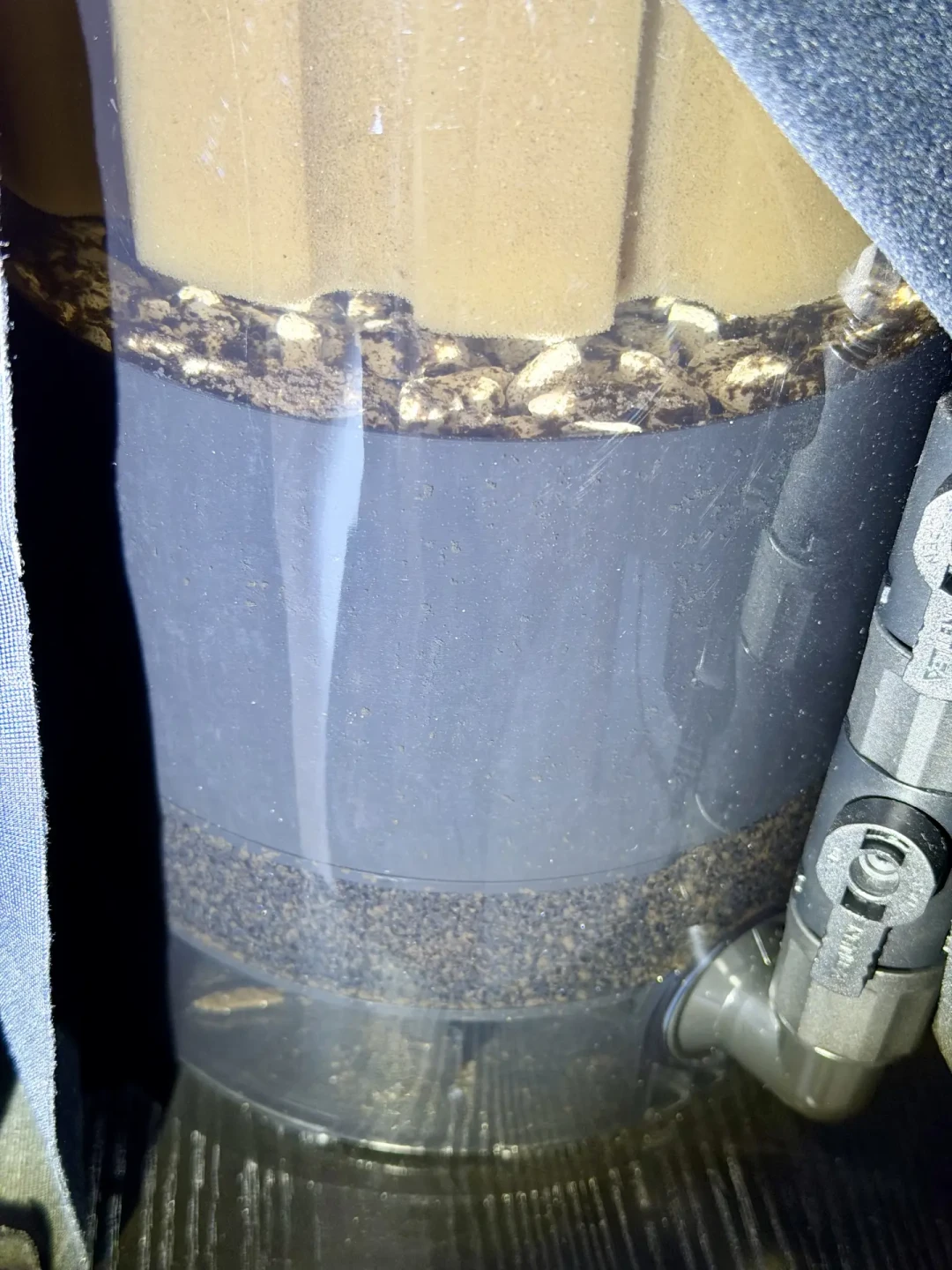 前置过滤桶成了水族圈最热新配件:我把全网串联翻车帖和改装帖翻了一遍,它买的不是水清