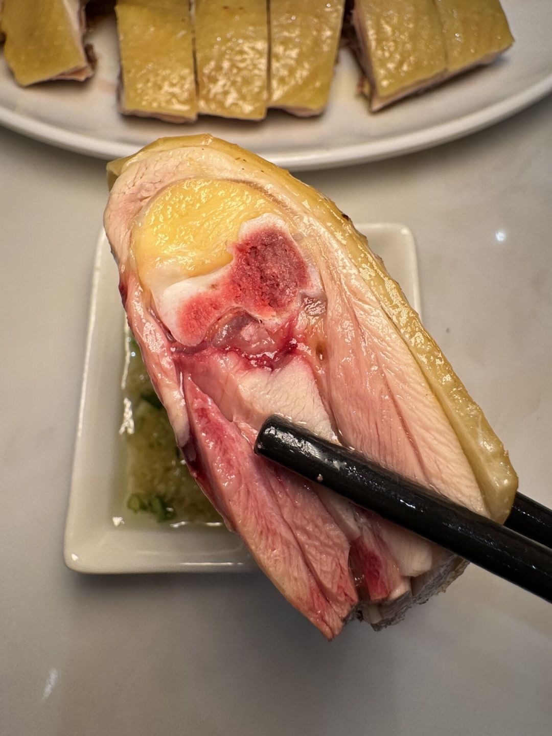 节目淘汰了莫氏鸡煲,食客照样买到日售百只:中秋前7天买鸡,先分清25块、128块和200块