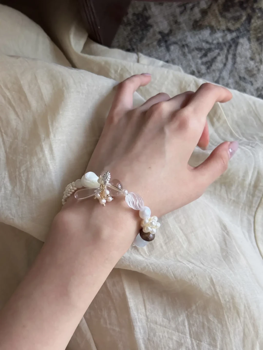 9月火出圈的“蕾丝白水晶”,和爱德华时期没关系:同一块白水晶,钱分四种付法
