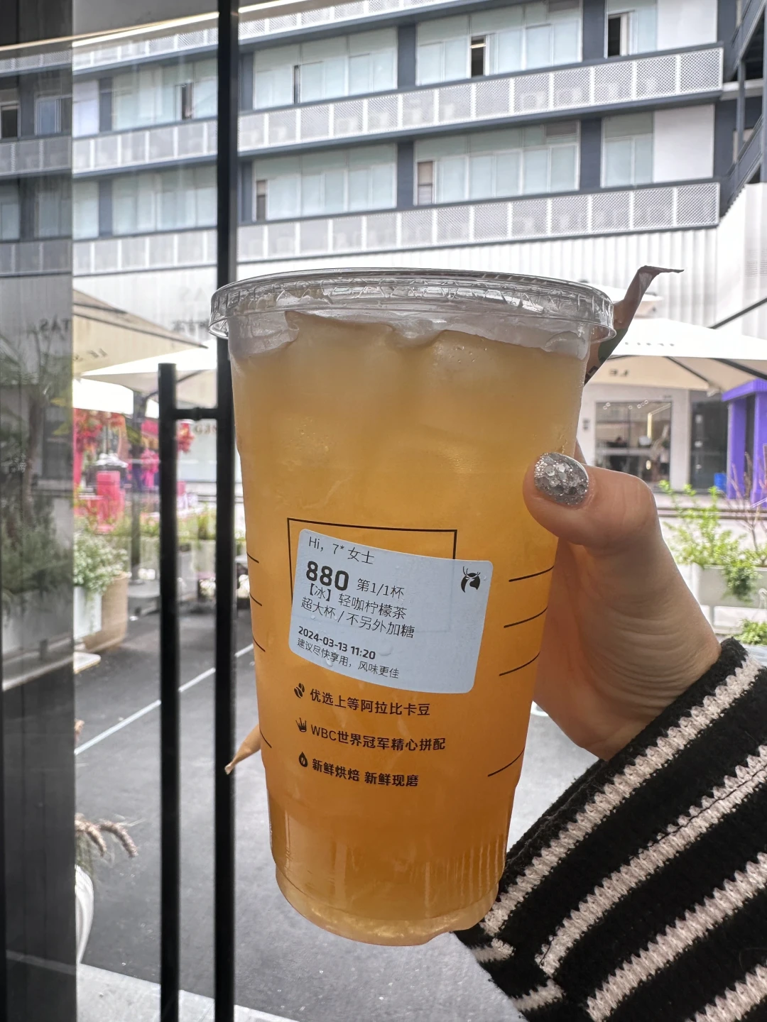 Manner超大杯里套了个小杯:473ml是杯子,355ml才是含量。我把全网的