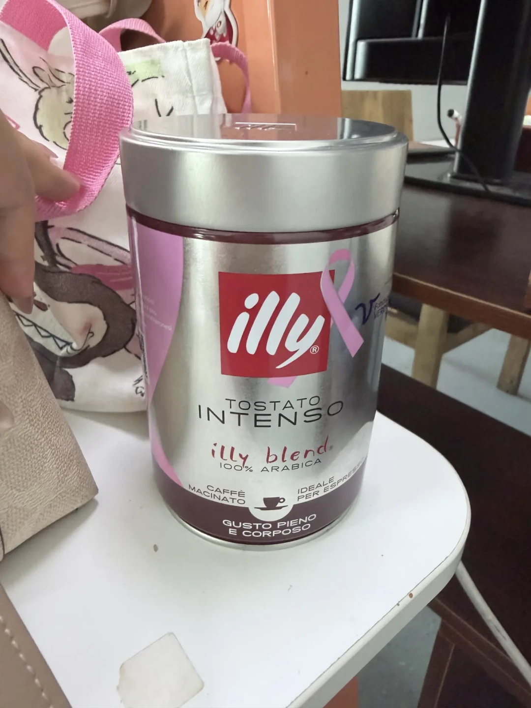 意大利货架上5.5欧的illy,国内官旗卖到近80:这个国庆,