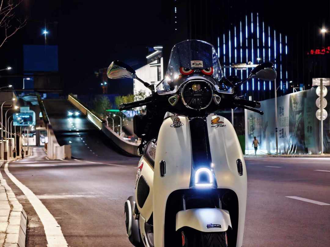 距NWZ150开价还有3天,双节优惠先出了:NWG150直降1200、NWF150降到13880,四类福利哪个是真金白银