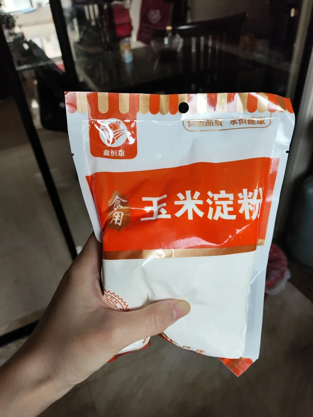 「半年发黏、三个月裂口」？把杯子老化的焦虑帖对了个账：链条是真的，样本是埋的，真正砍寿命的四个习惯反而没几个人提