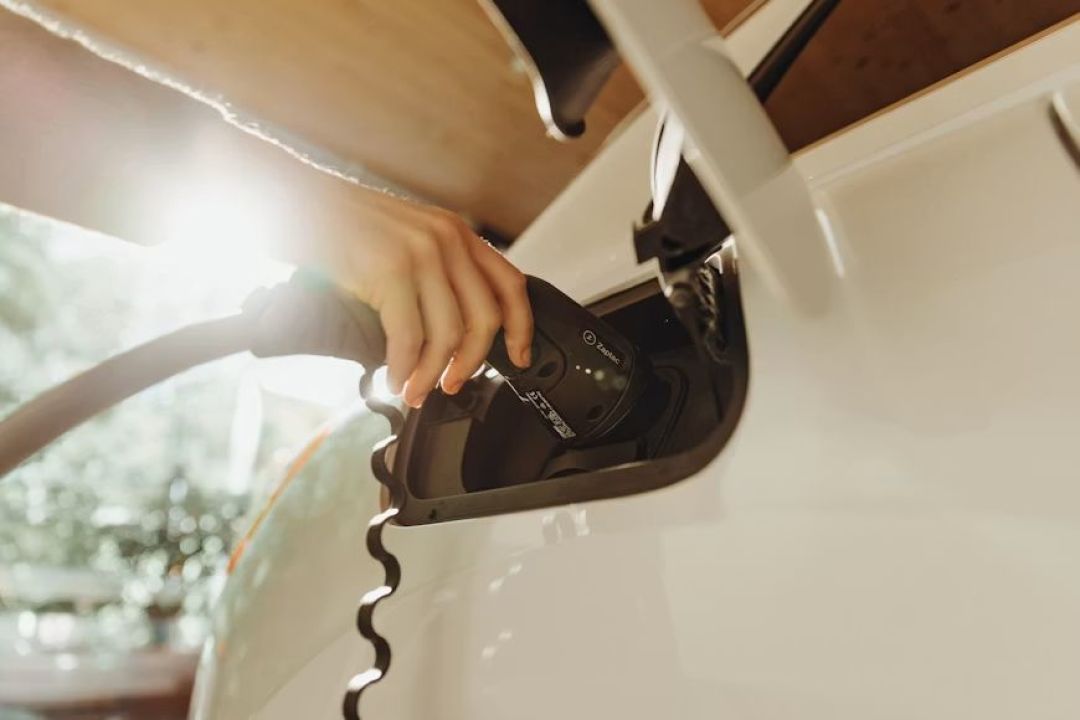 买新能源还是燃油车?深度对比各自优劣,教你按需理性选车