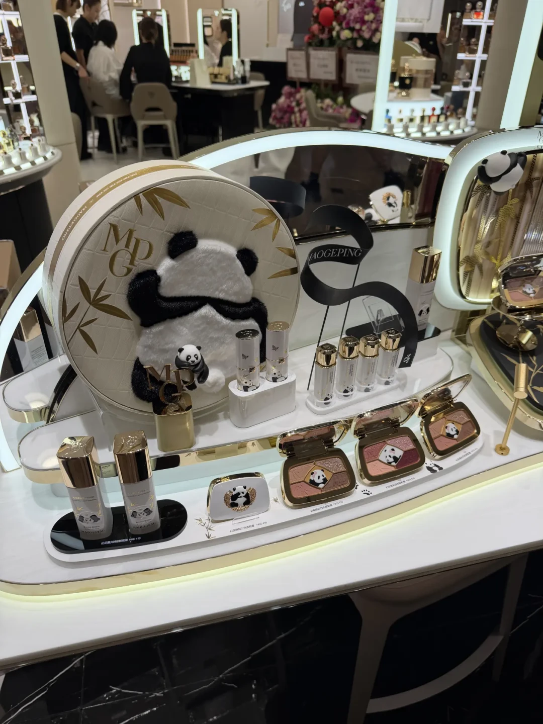 毛戈平香港开出第二家专柜:时代广场店9月3日启幕,国庆去港该不该顺路逛?先看这张