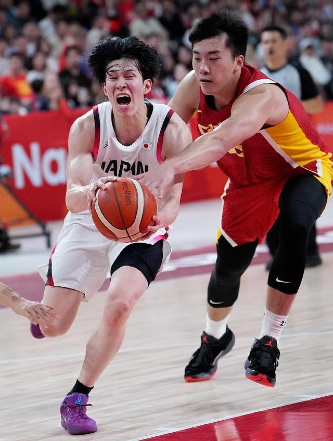 亚运会男篮:年轻中国队半决赛不敌日本,将与伊朗争夺铜牌