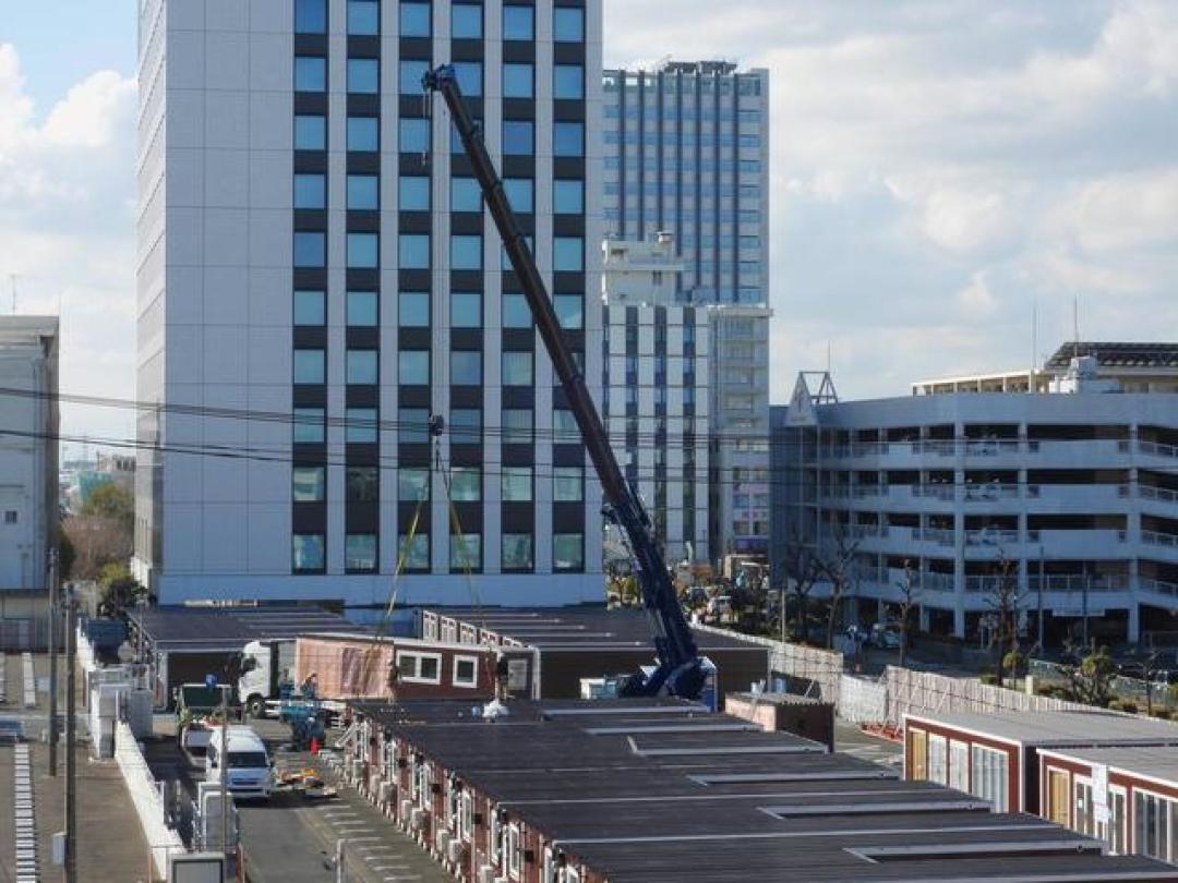 从不装空调到住集装箱房,大型体育大赛为何越办越寒酸