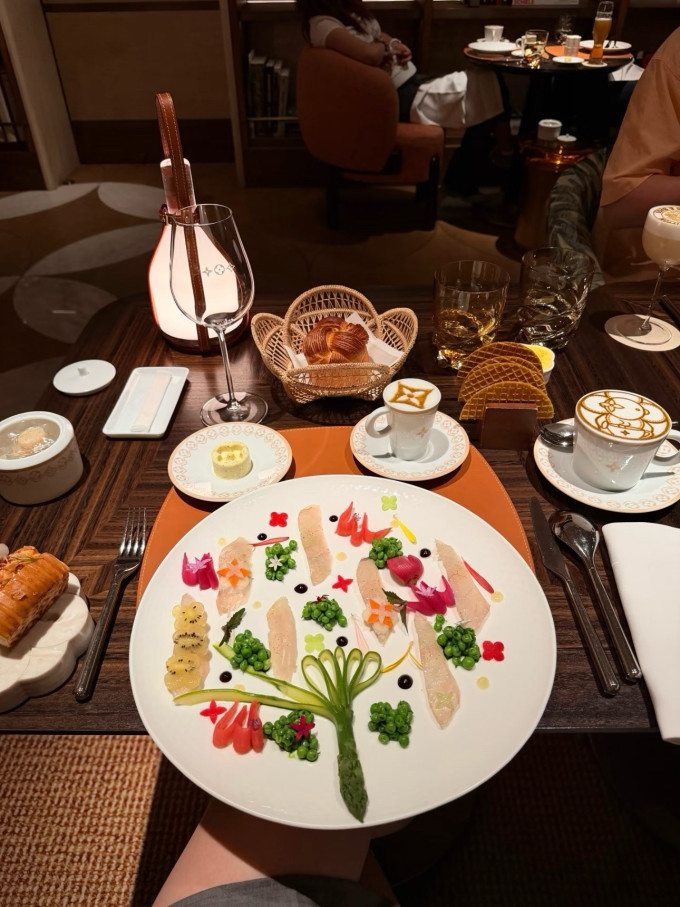 聚会餐饮