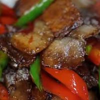 彩椒炒腊肉的家常做法