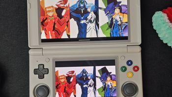 一周4波驱动更新，把899双屏机的「3DS线」重画了一格：勉强流畅和不如买原机同屏开吵，上车前先对完版本、帧数、稳定性三笔账