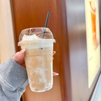 爷爷不泡茶刚喊完「还是咸点好」、瑞幸两支咸系列已摆满货架：今秋咸杯大战打的是咸度轮盘、名咸实甜与热量三本账——对完咸源三流派字典、6块9到21块价梯，这杯要不要换、谁别碰，理清了
