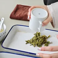 3000元的"聘书"被茶叶学会一个电话验了假：我把6680赞的"免费证书"帖、16天12篇的同一家开班文和980到12980元的价签摆齐，理出茶证书圈的3层规则和4类人的动作