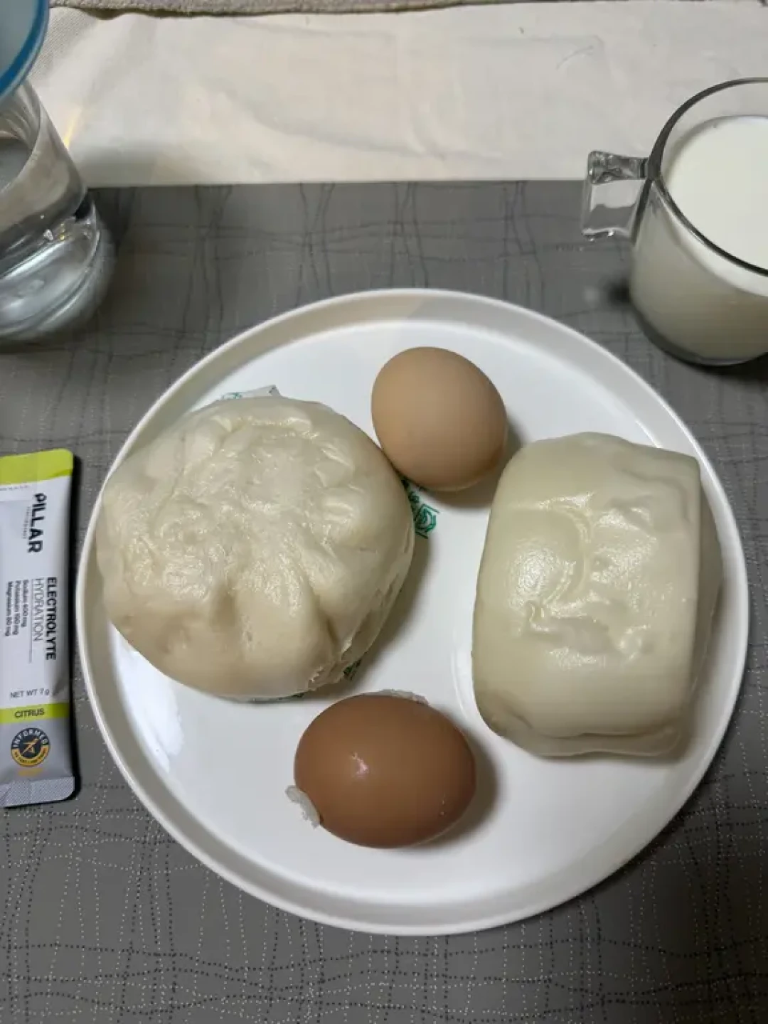 北京站风波过后,报了名的选手开始集体研究一件事:赛前到底怎么吃