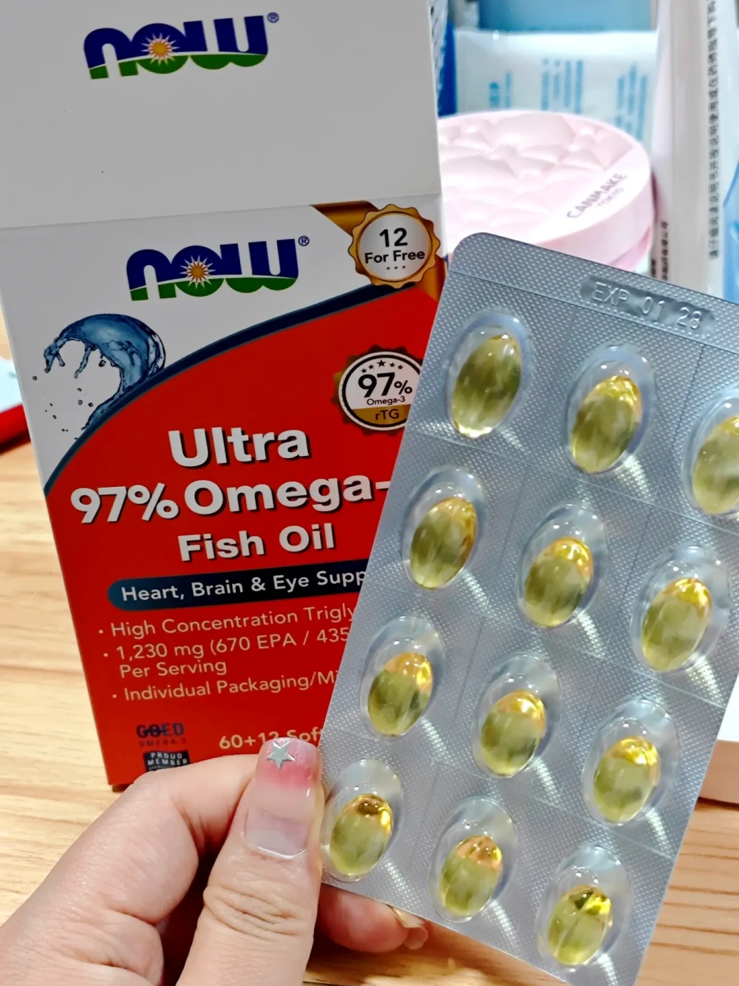 人用的NOW 97%鱼油，正被铲屎官们分给猫吃：客服答不上浓度的那笔剂量账