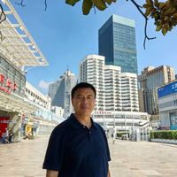 你背的《赶时间的人》可能是残句：金句卡砍掉了"从火里赶出水"，"一站"被抄成"下一站"——王计兵的原诗、鲁奖、那些"拒绝百万签约"的说法，能核的全核了一遍