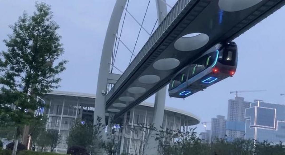 武汉光谷空轨玻璃地窗惊艳世界市长,科技生态融合获盛赞