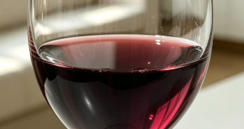 秋日微醺限定🍷秋天就该喝这瓶夜光干红