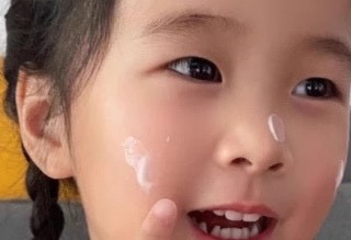 孩子脸蛋薄嫩，哪些面霜致敏风险更低？测评5款保湿面霜分享