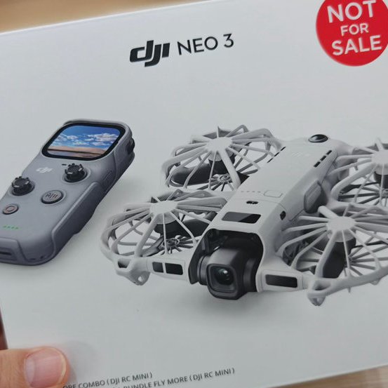 大疆 Neo 3 曝 10 月 15 日发布：包装盒流出，配 RC Mini 遥控器
