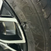 马牌鼓包车损险一分不赔?国庆长途前,先把"轮胎伤了谁掏钱"的鼓包质保、轮胎险、车损、路政理赔、判伤标准这五本账对完