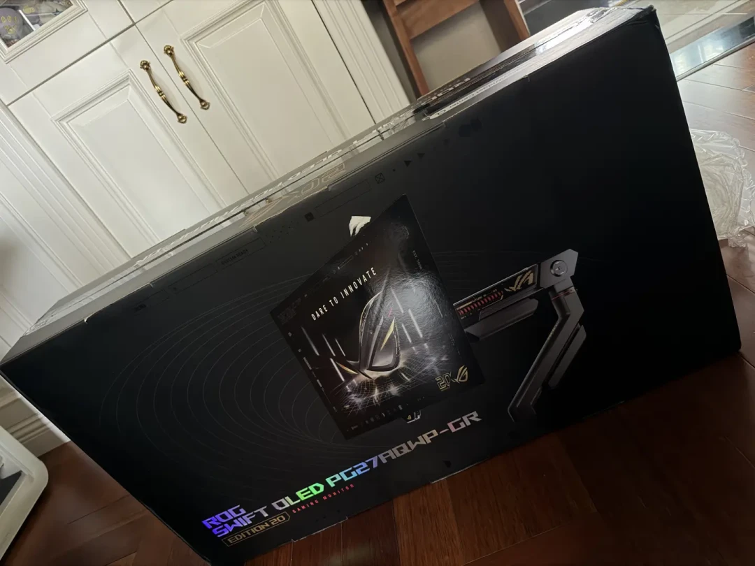 ROG 20周年正日刚过：键盘从5800跌到4200，这波黑透金跟不跟，先算清四笔账