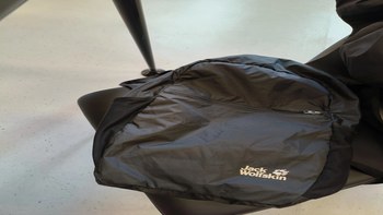狼爪翻红的第一个品类居然是背包：我把柜台1499、奥莱299、闲鱼150三张价签摆开，国庆入包前先看懂哪本账